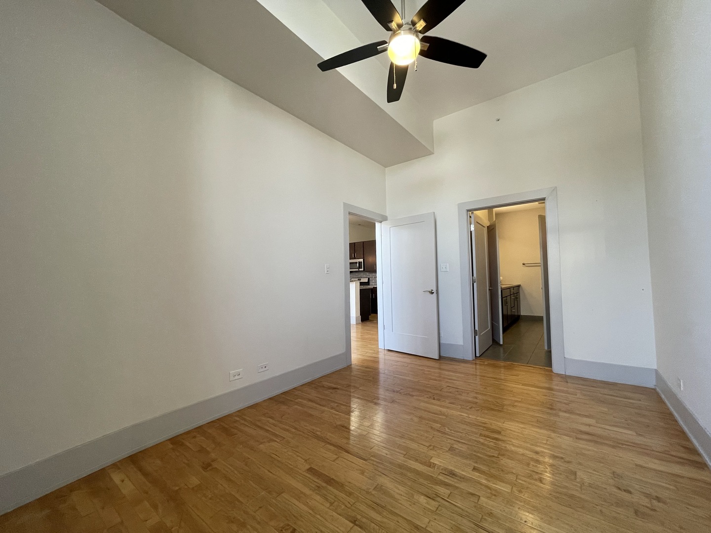 1432 W 21st Street 113 Property Photo 8