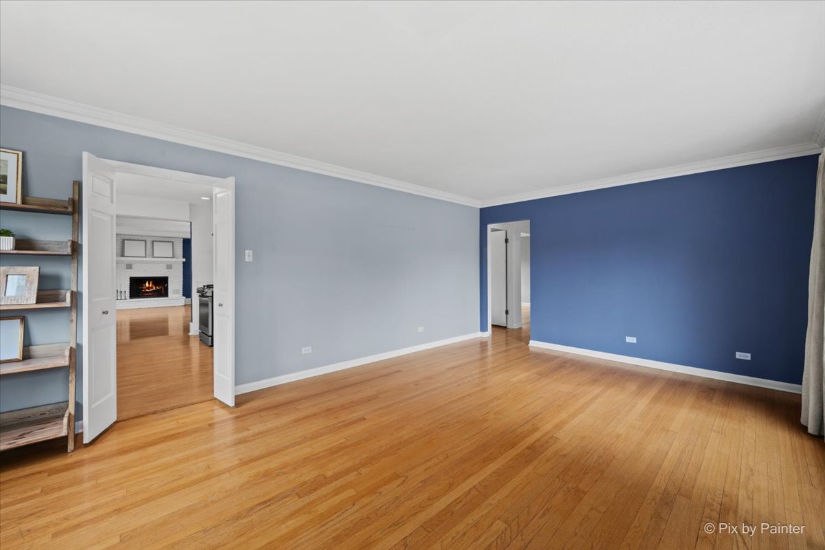 8048 N Ozanam Avenue Property Photo 4