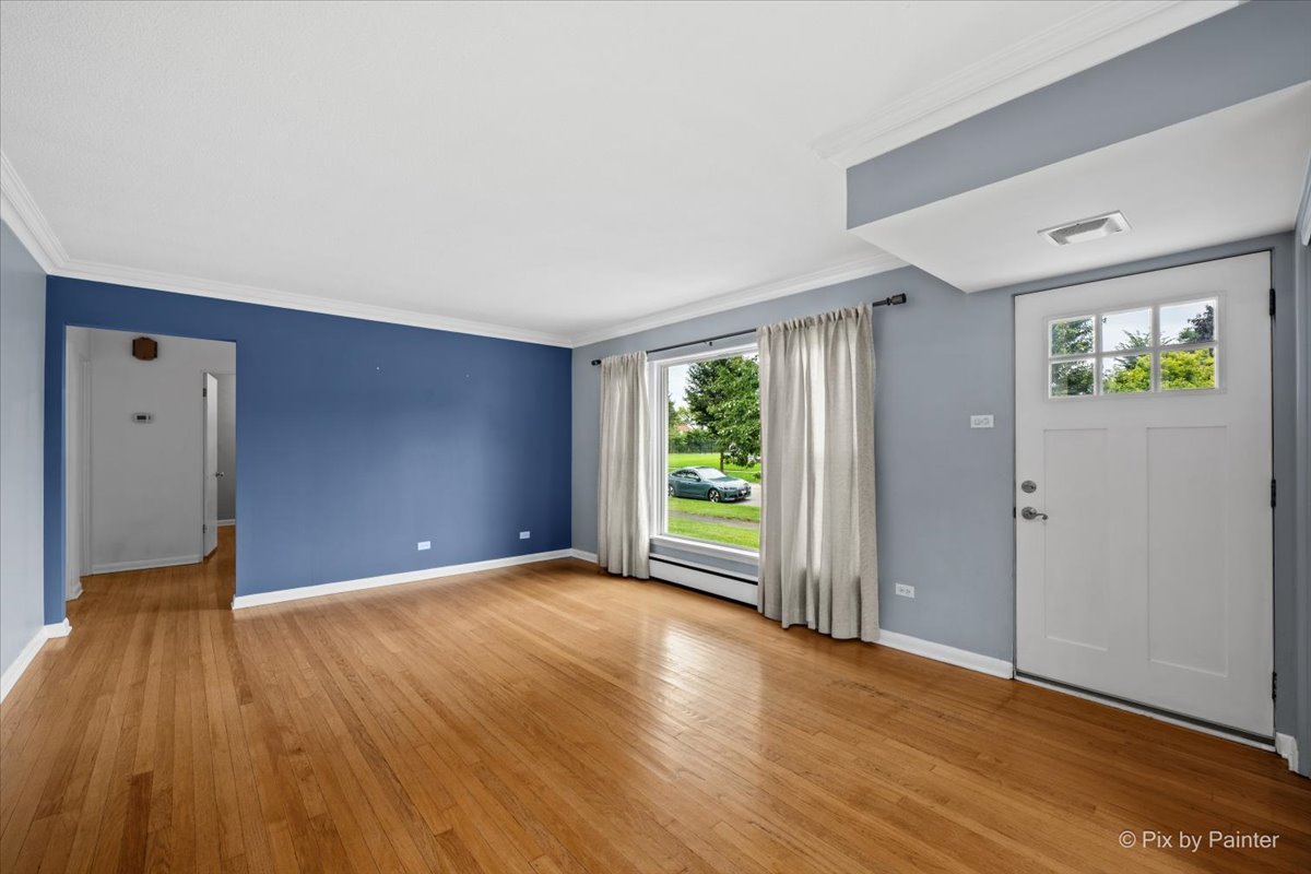 8048 N Ozanam Avenue Property Photo 5