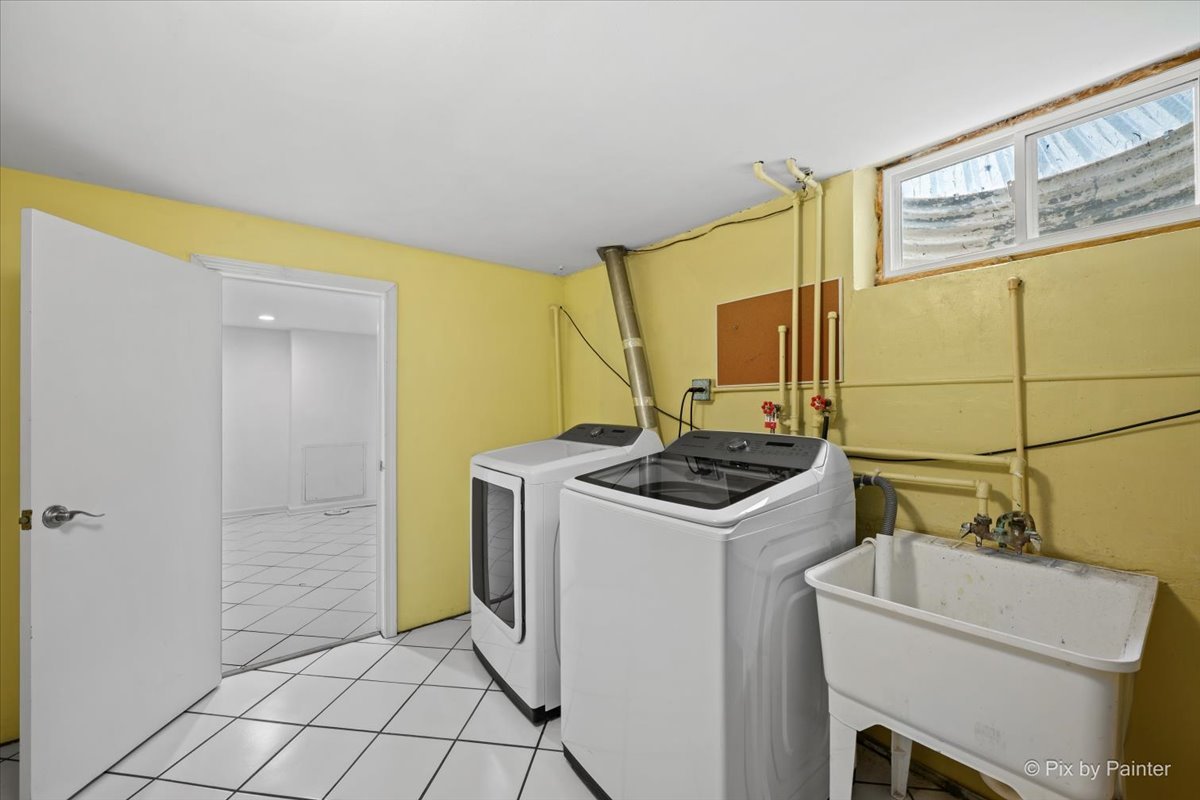 8048 N Ozanam Avenue Property Photo 21