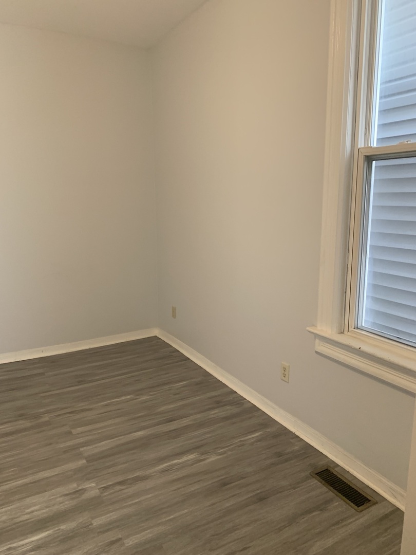 1621 N Talman Avenue Property Photo 27