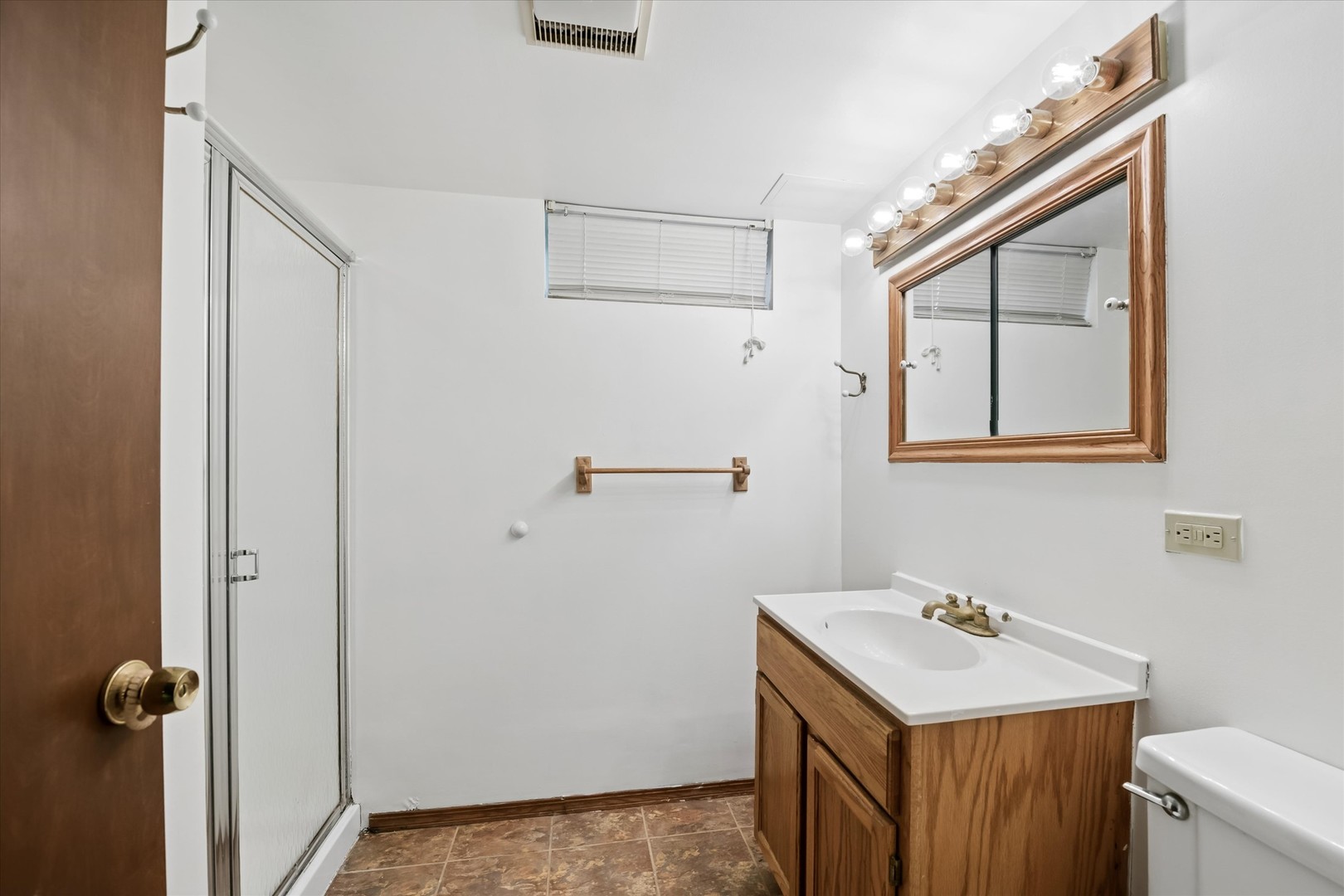 3648 N Overhill Avenue Property Photo 20