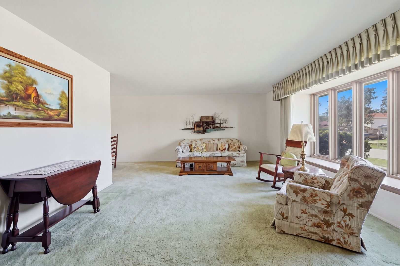 539 Sandy Lane Property Photo 3