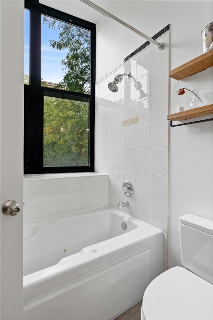 1670 N Claremont Avenue 101 Property Photo 13