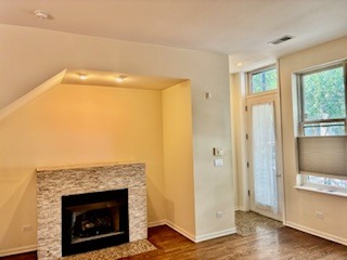 917 N Kingsbury Street Property Photo 3