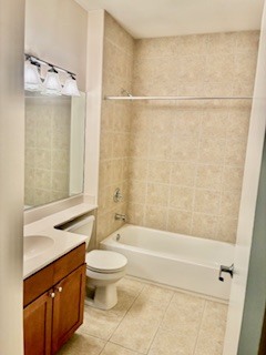 917 N Kingsbury Street Property Photo 11