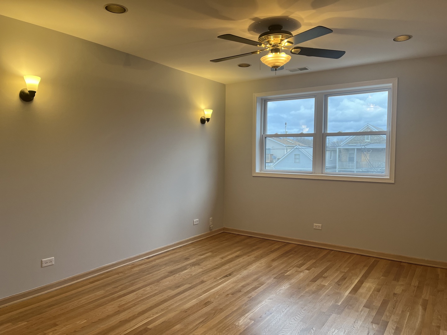 449 W 37th Street 2 Property Photo 13