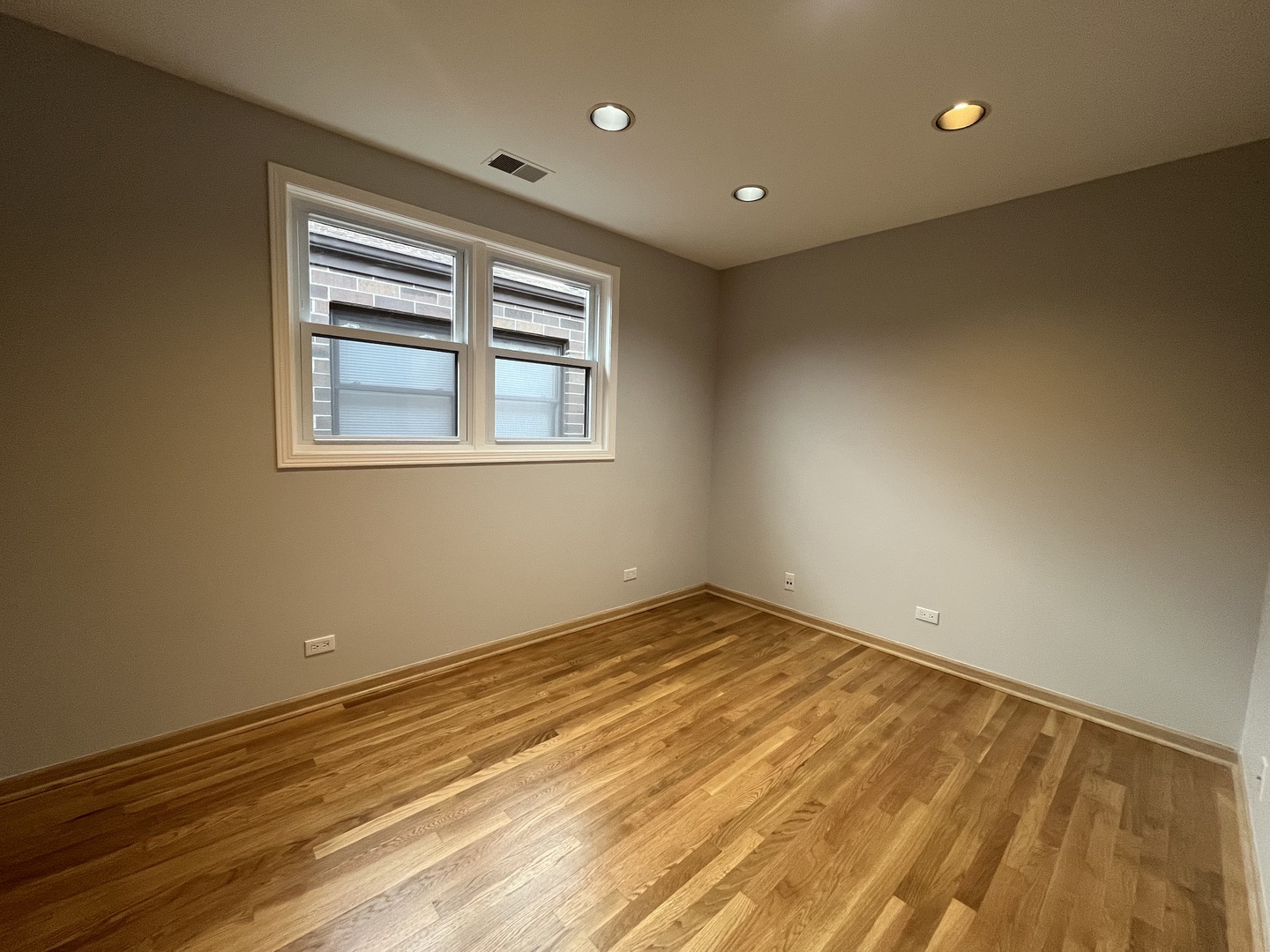 449 W 37th Street 2 Property Photo 17