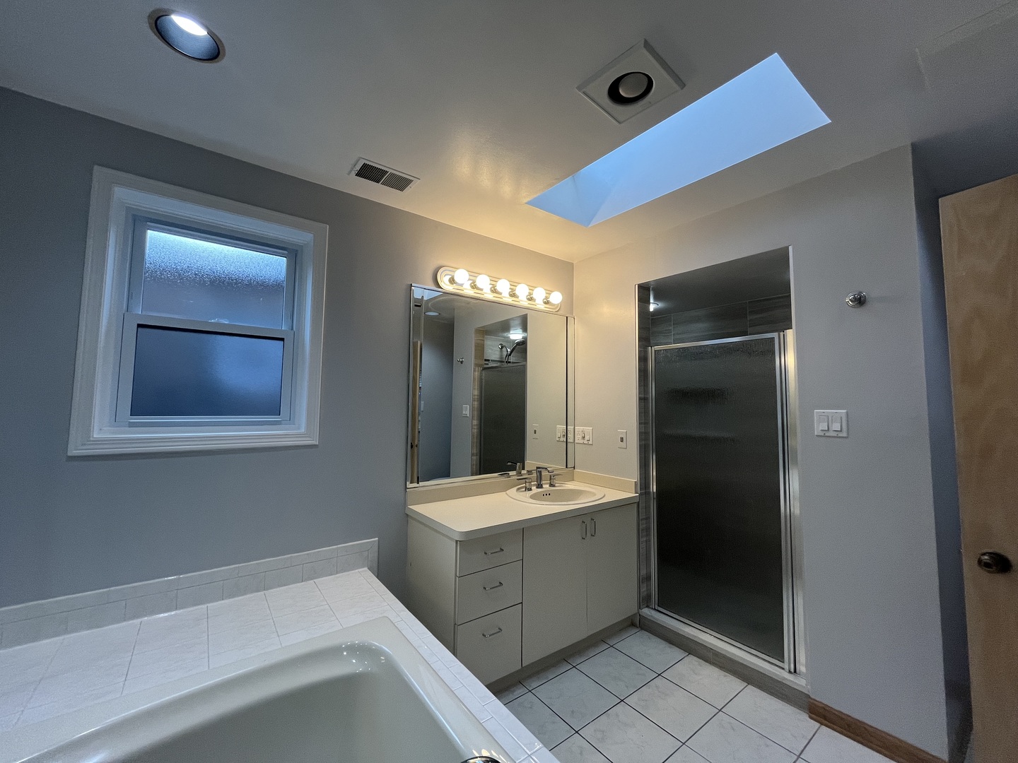 449 W 37th Street 2 Property Photo 21