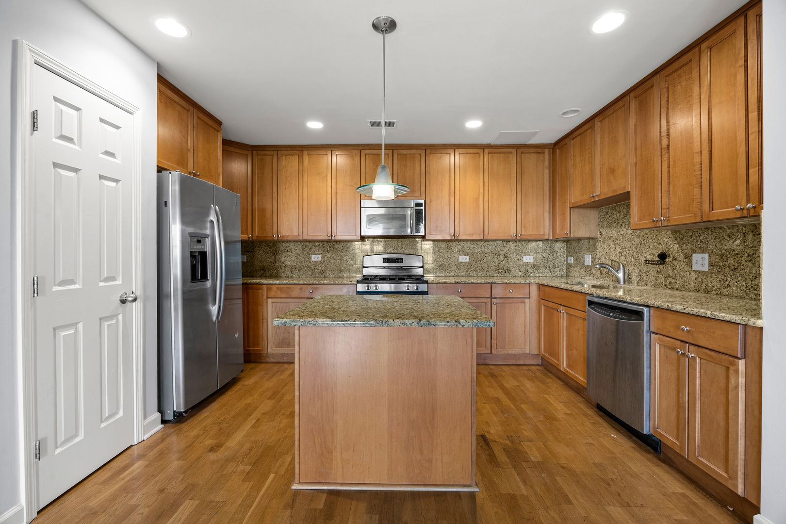 2618 W Diversey Avenue 402 Property Photo 18