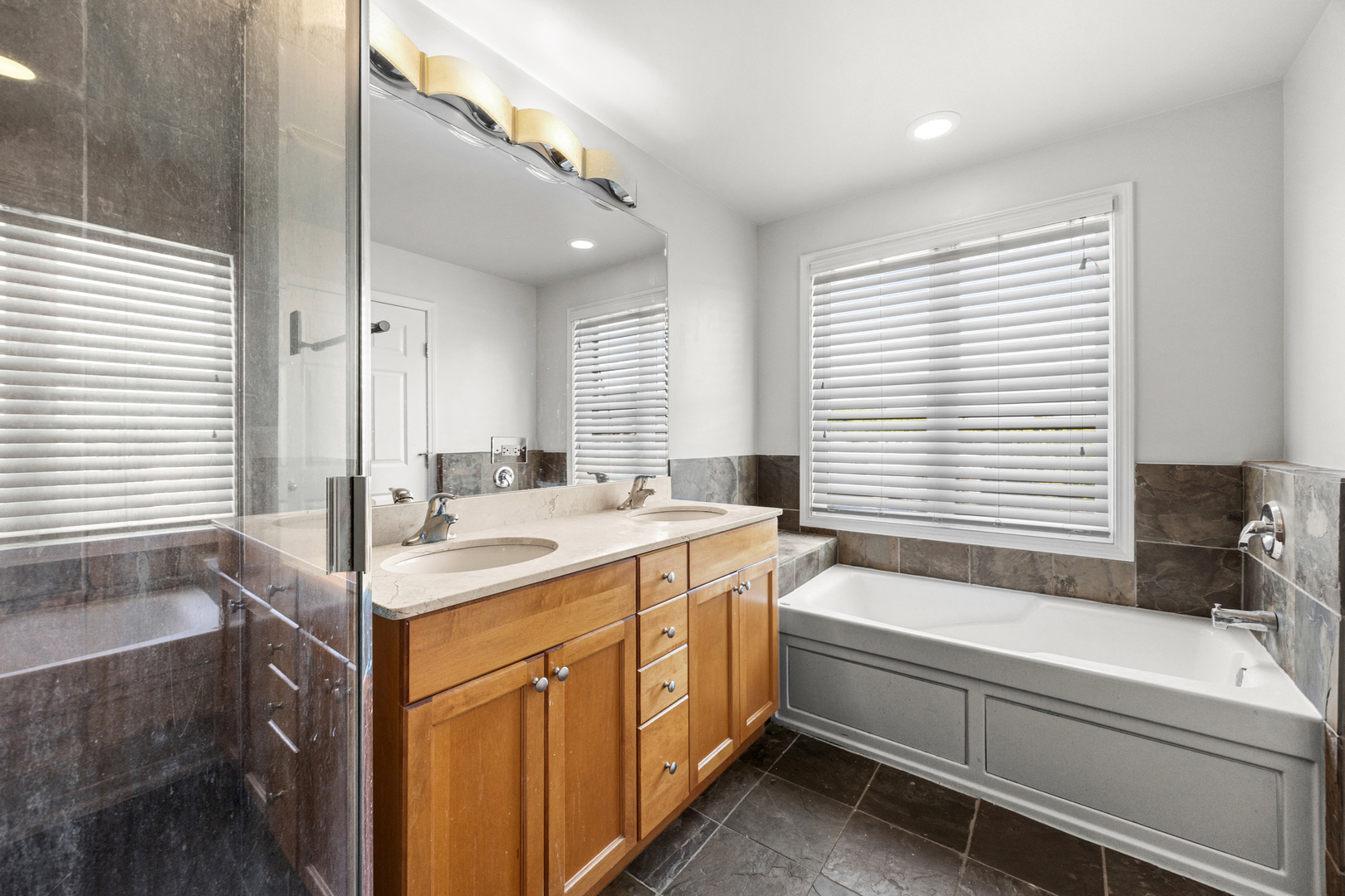 2618 W Diversey Avenue 402 Property Photo 25