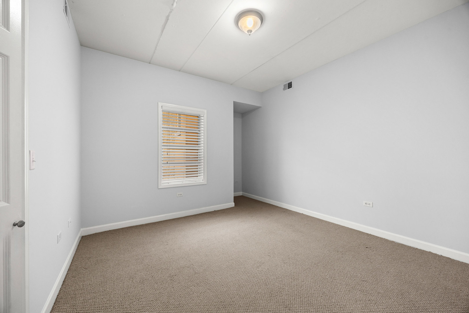 2618 W Diversey Avenue 402 Property Photo 29