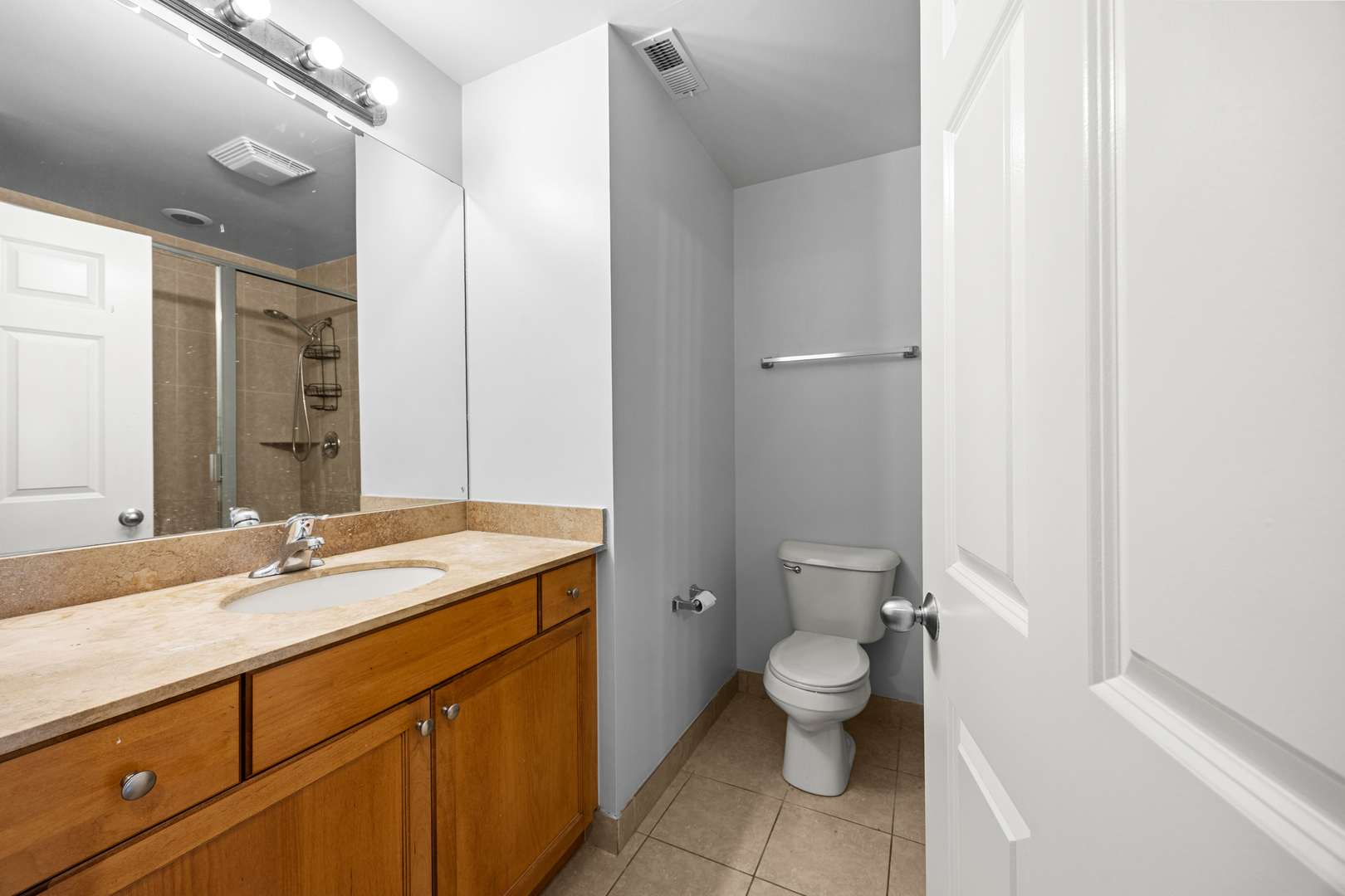 2618 W Diversey Avenue 402 Property Photo 30