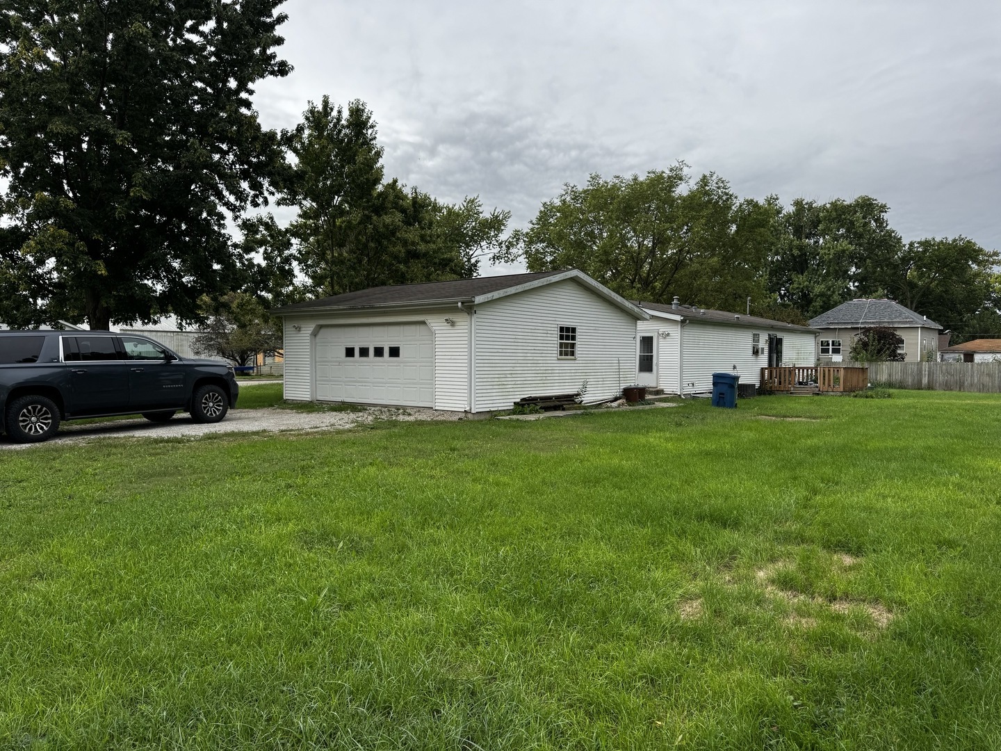 712 E Main Street Property Photo 7