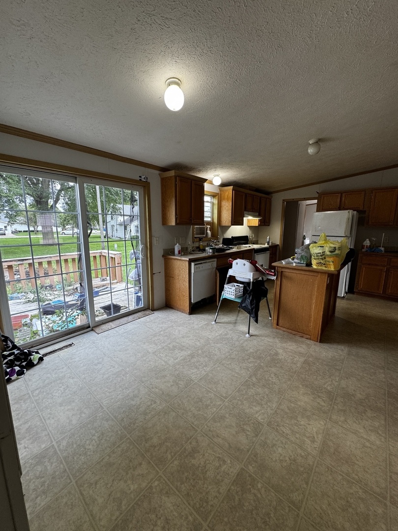712 E Main Street Property Photo 17