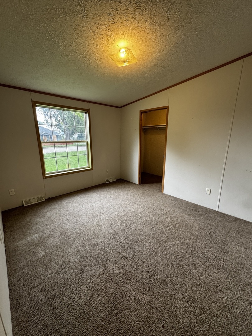 712 E Main Street Property Photo 25