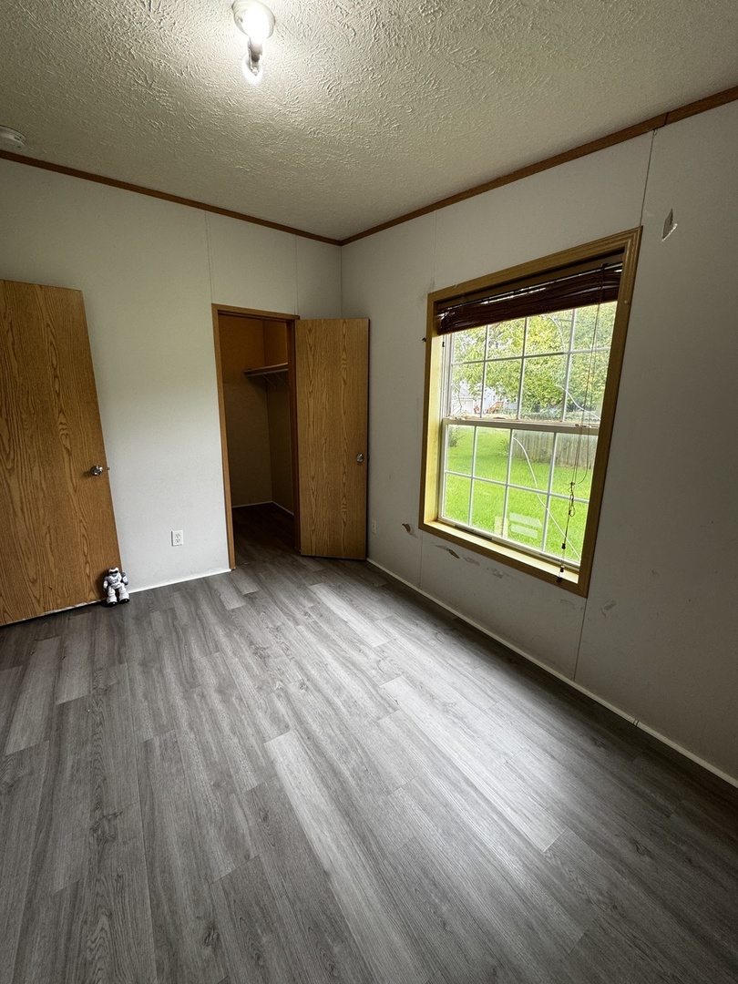 712 E Main Street Property Photo 28
