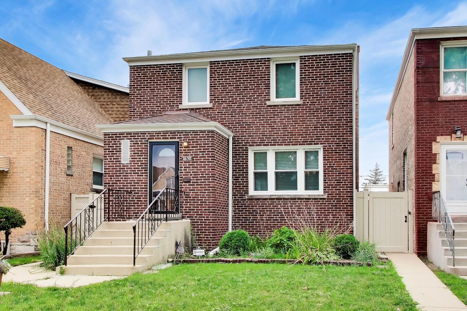 1630 Clarence Avenue Property Photo 2
