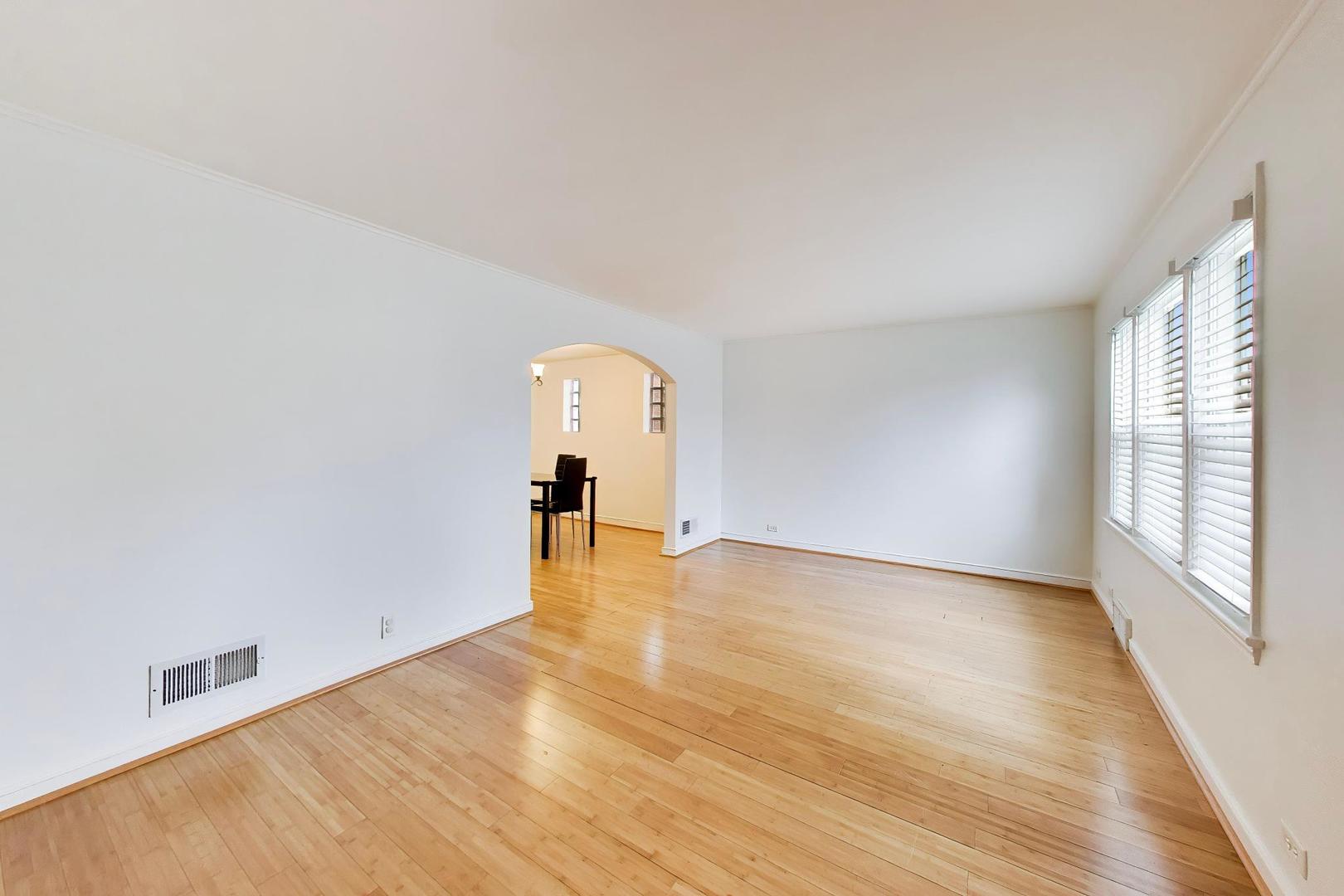 1630 Clarence Avenue Property Photo 4