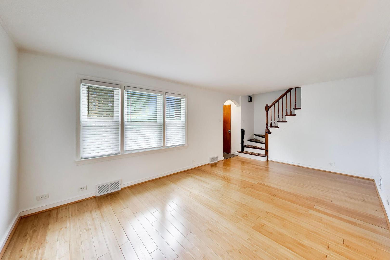 1630 Clarence Avenue Property Photo 6