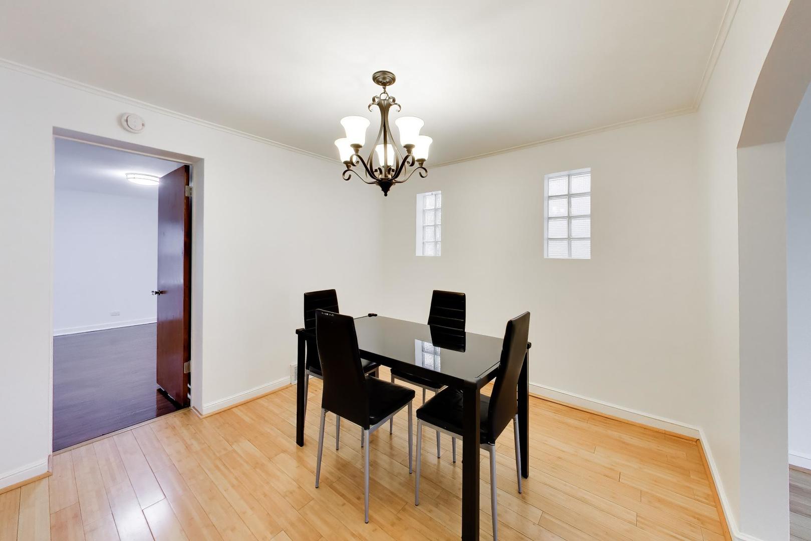 1630 Clarence Avenue Property Photo 7