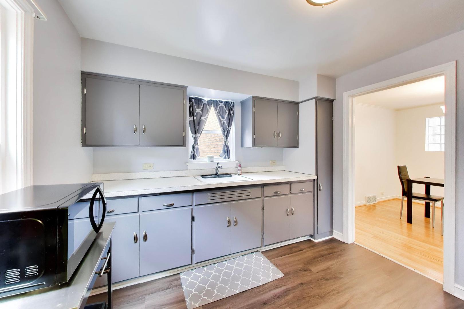 1630 Clarence Avenue Property Photo 12
