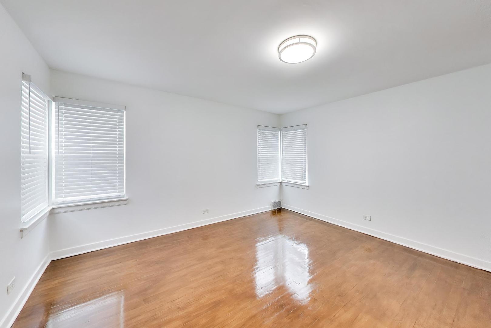1630 Clarence Avenue Property Photo 13