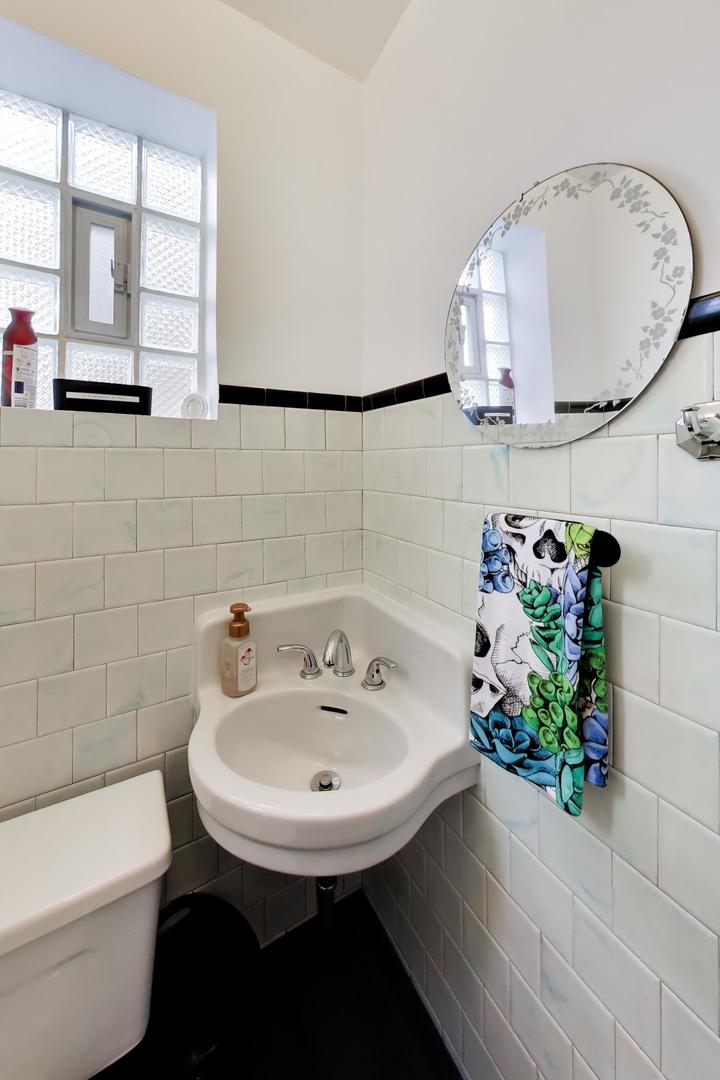1630 Clarence Avenue Property Photo 16