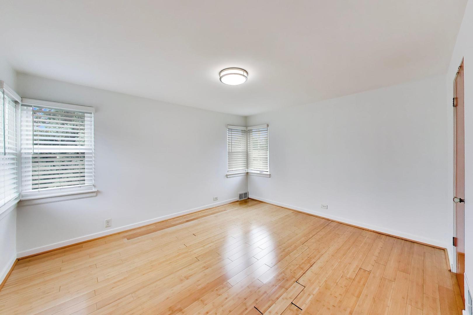 1630 Clarence Avenue Property Photo 17