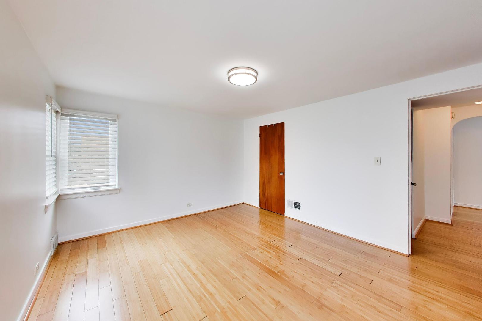 1630 Clarence Avenue Property Photo 18