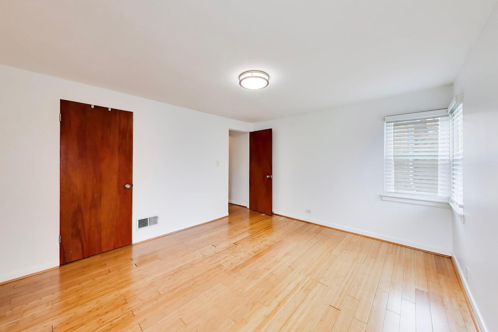 1630 Clarence Avenue Property Photo 19