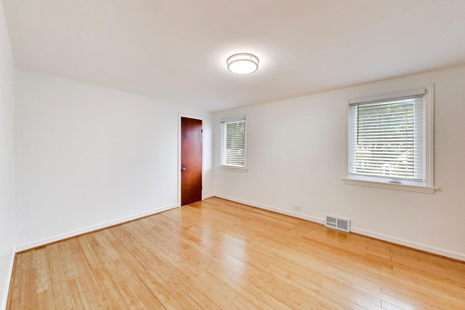 1630 Clarence Avenue Property Photo 21