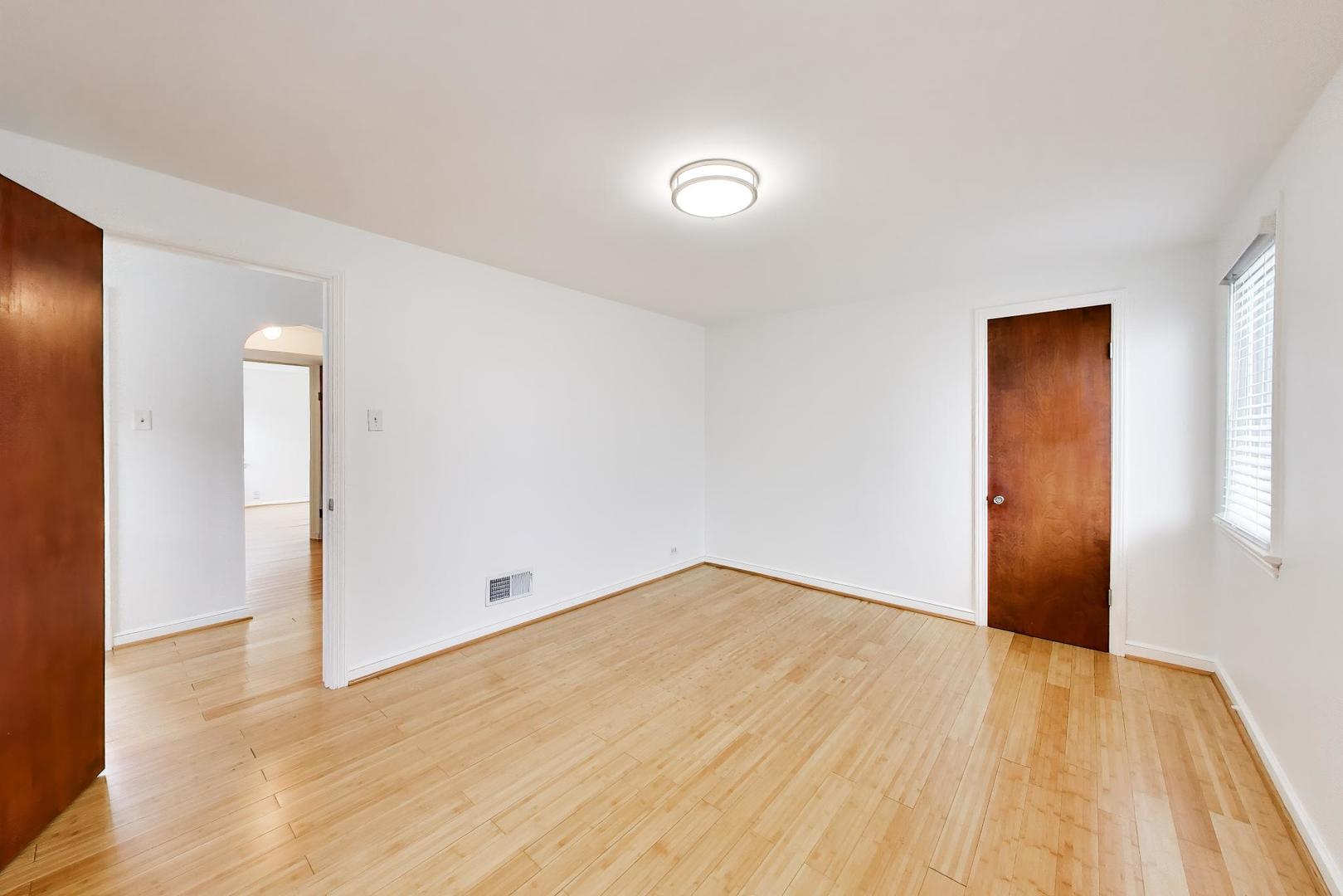 1630 Clarence Avenue Property Photo 22