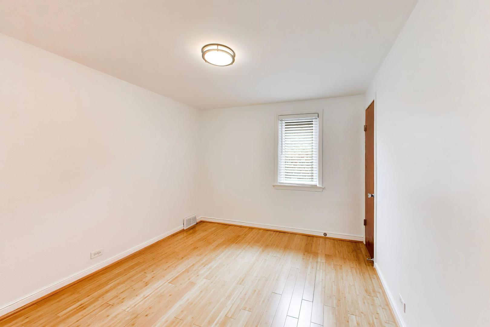 1630 Clarence Avenue Property Photo 25