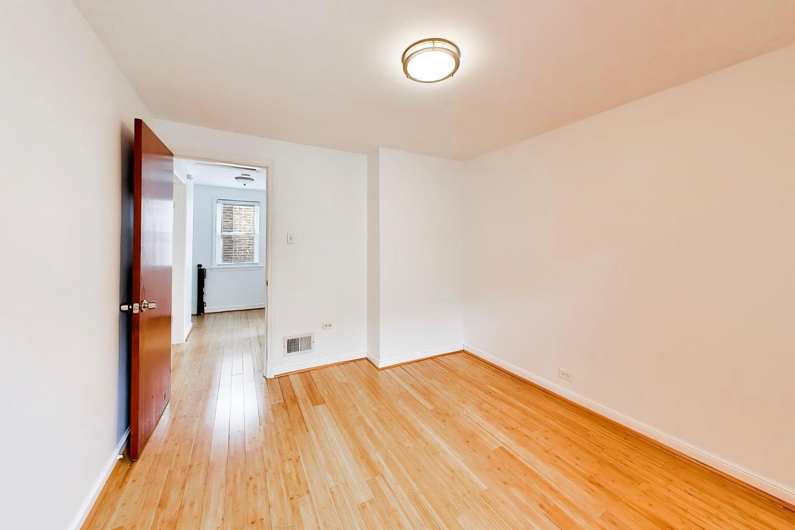 1630 Clarence Avenue Property Photo 27