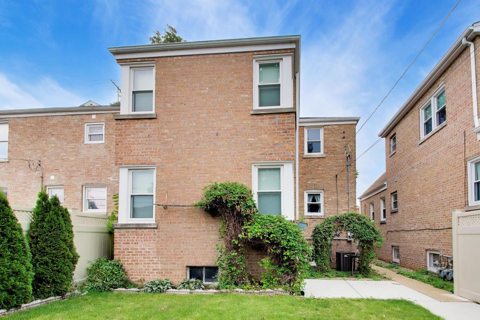 1630 Clarence Avenue Property Photo 34
