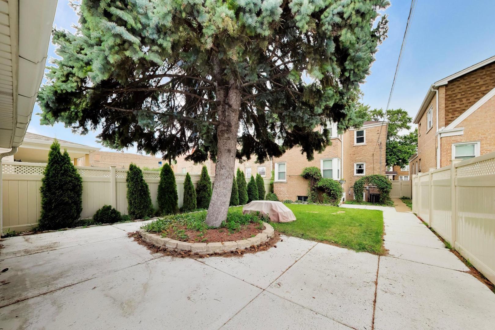 1630 Clarence Avenue Property Photo 36