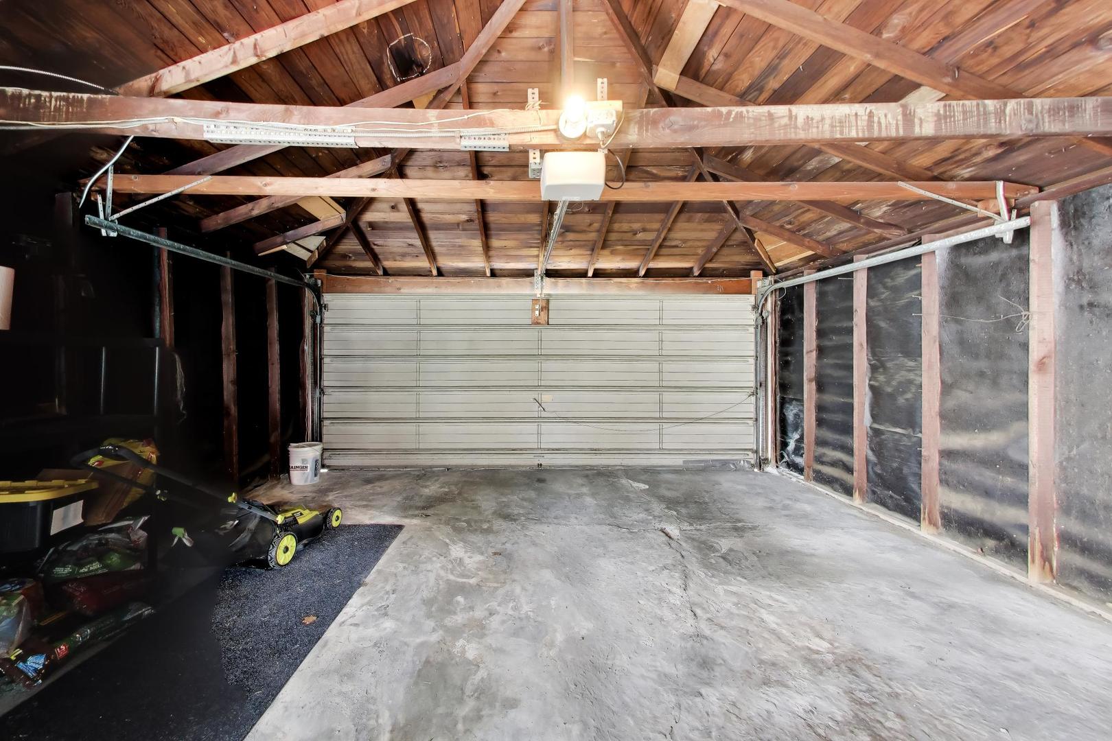 1630 Clarence Avenue Property Photo 37