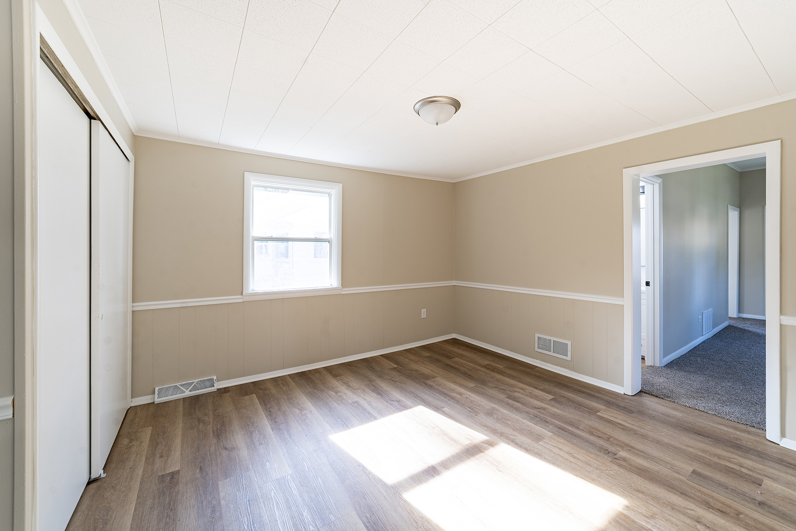 18 E Dearborn Street Property Photo 5
