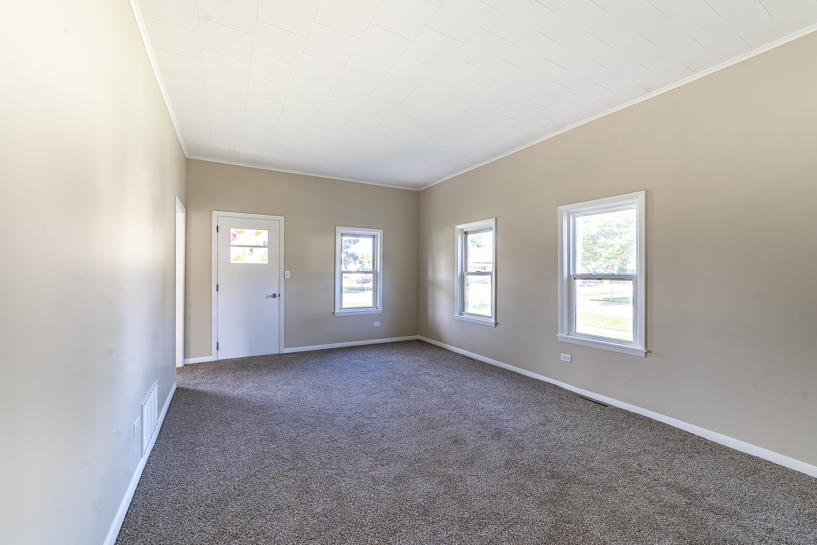 18 E Dearborn Street Property Photo 7