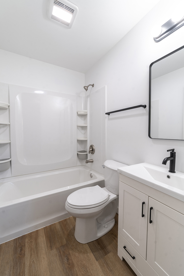 18 E Dearborn Street Property Photo 8