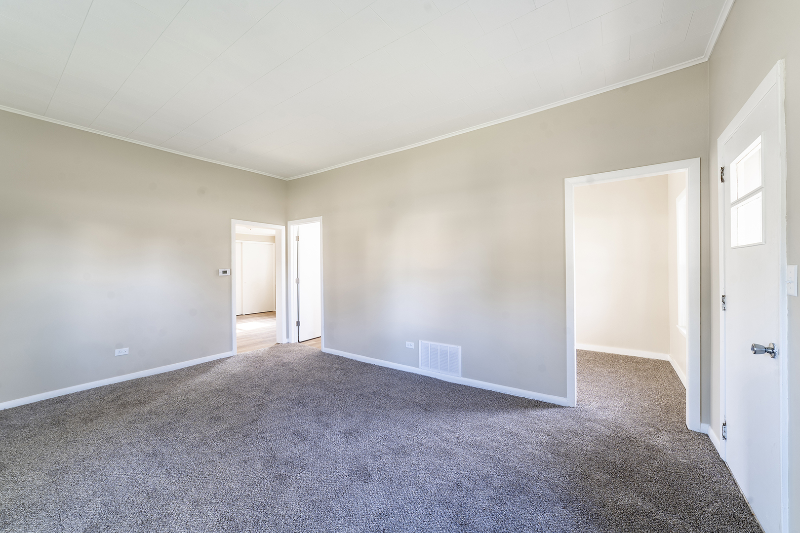 18 E Dearborn Street Property Photo 9