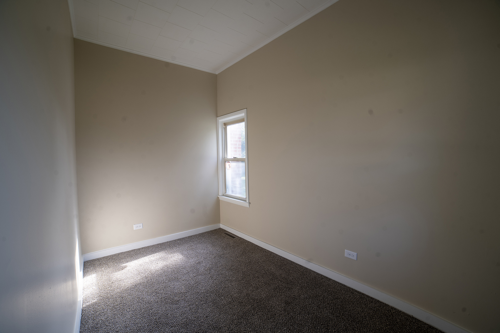 18 E Dearborn Street Property Photo 11