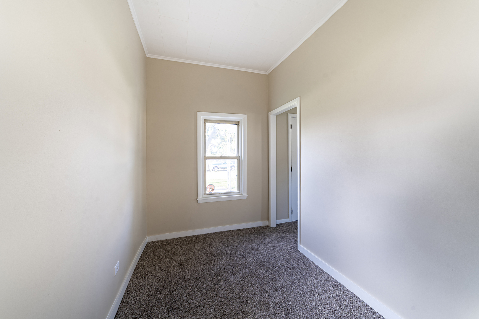 18 E Dearborn Street Property Photo 12