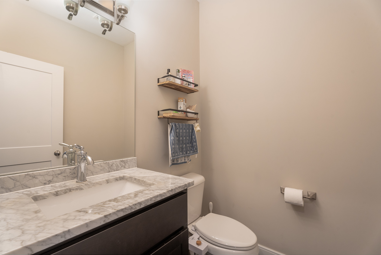 230 S Cass Avenue Property Photo 1