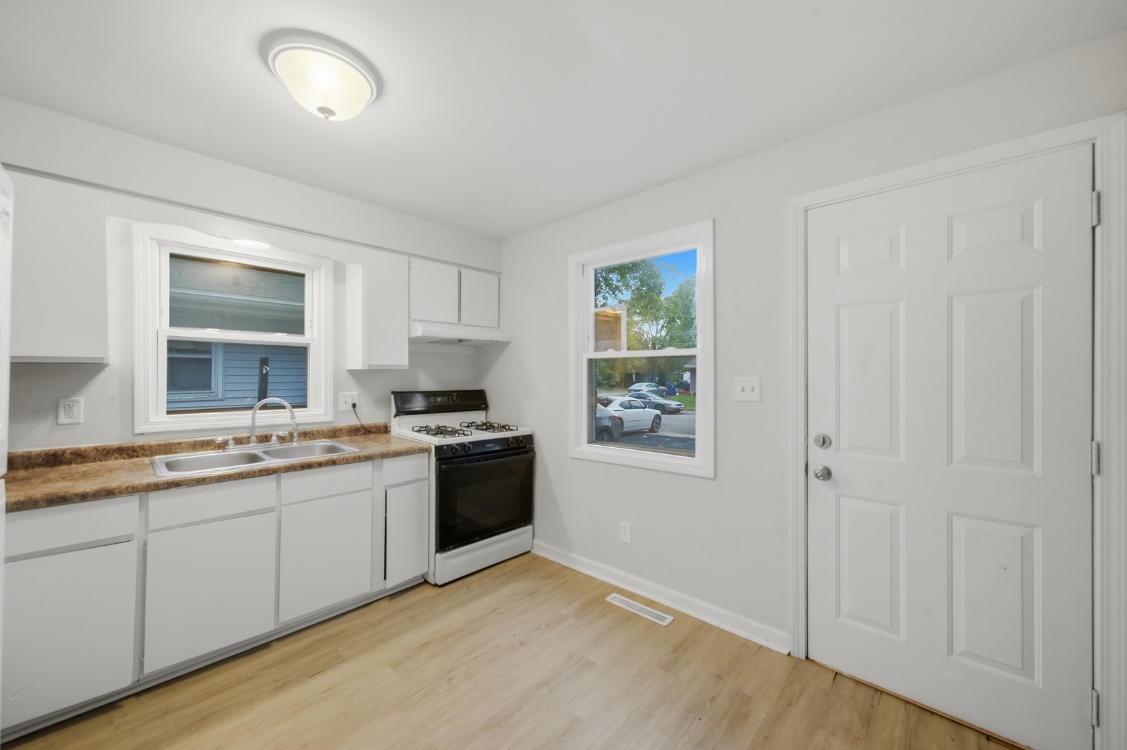 2830 Cranbrook Street Property Photo 13