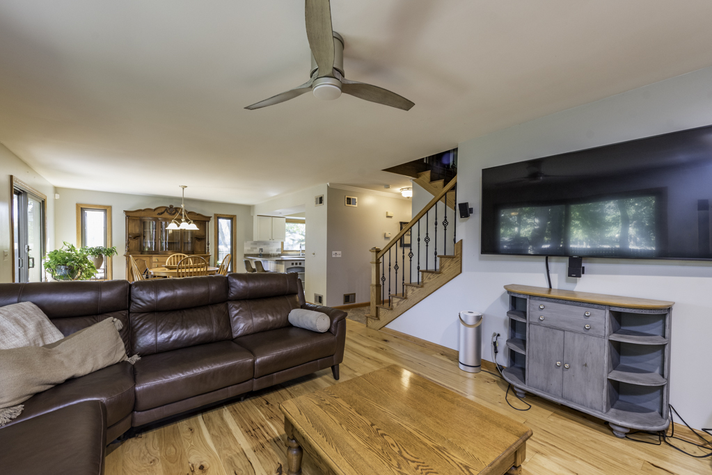 38013 N Russell Avenue Property Photo 6
