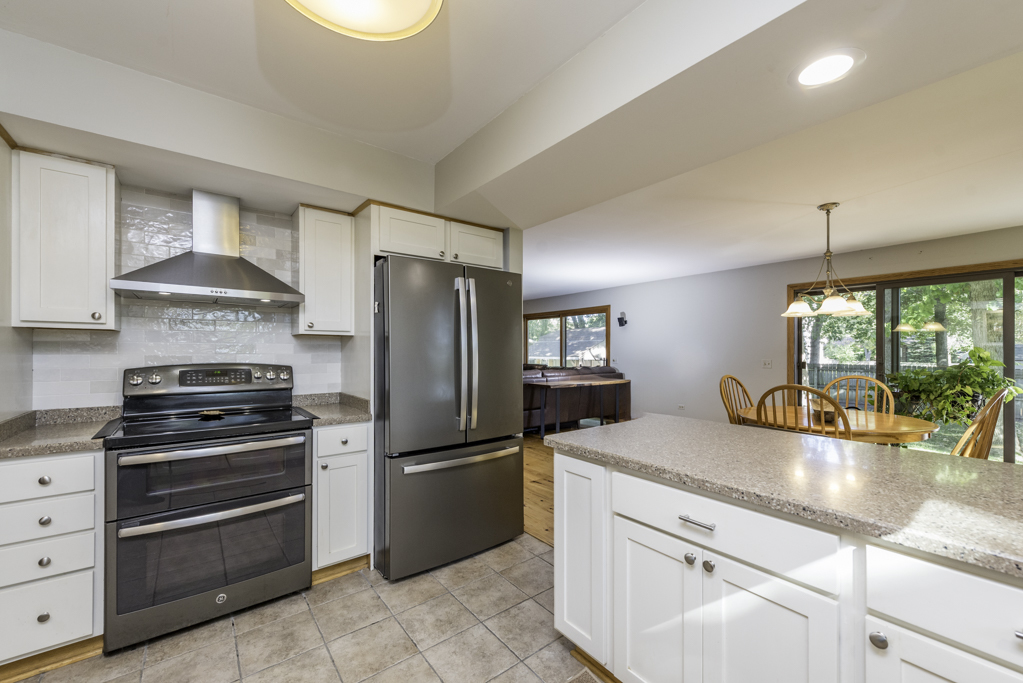 38013 N Russell Avenue Property Photo 11