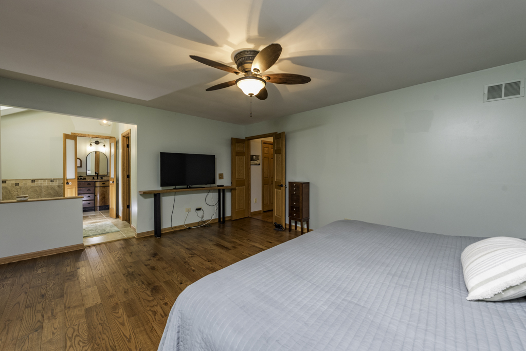 38013 N Russell Avenue Property Photo 24
