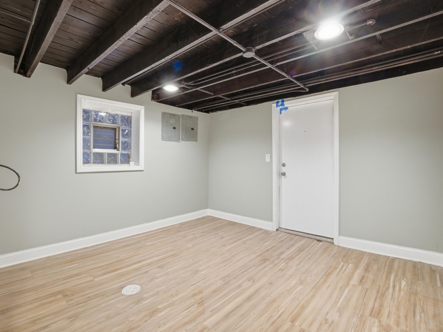 8011 S Dante Avenue Property Photo 24